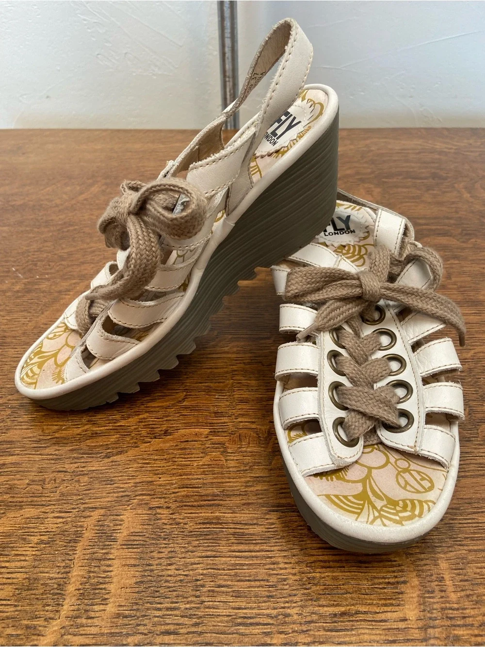 FLY LONDON LEATHER WEDGE MODERN LACE UP WOMENS 37 6 6.5 EDGY SNEAKER HEELS